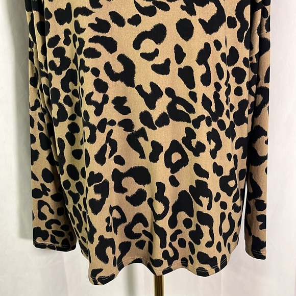 🛍 6 for $35 • NWT HEIMISH USA Animal Print Oh So Soft Knit V-Neck Lounge Top - Picture 13 of 16